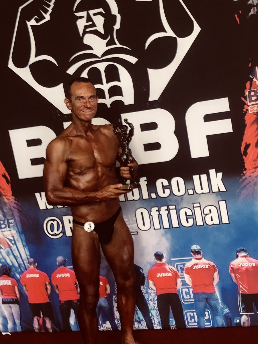 Tim poses at the 2019 BNBF Central Contest on his way to collect 3<sup>rd</sup> spot in the Over 50s category.Image with link to high resolution version