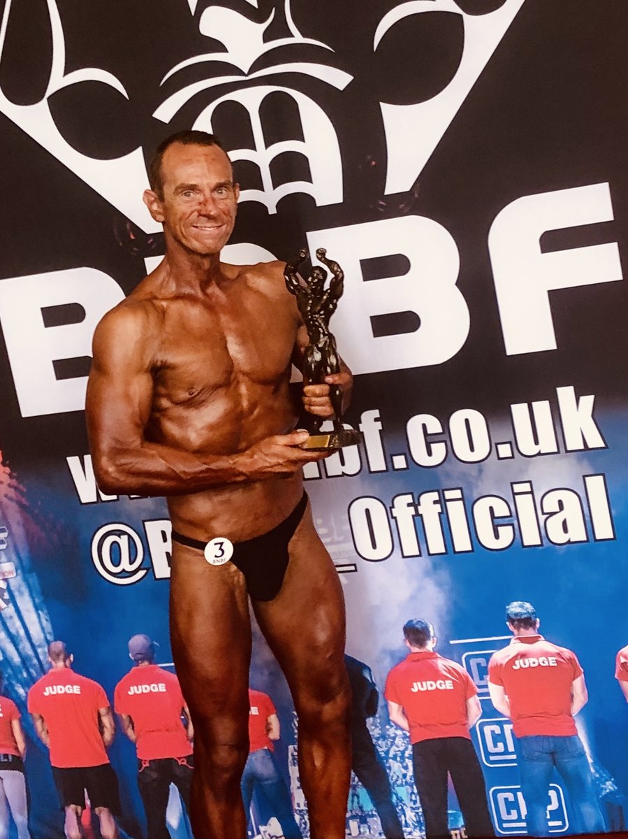 Tim poses at the 2019 BNBF Central Contest on his way to collect 3<sup>rd</sup> spot in the Over 50s category.Image with link to high resolution version